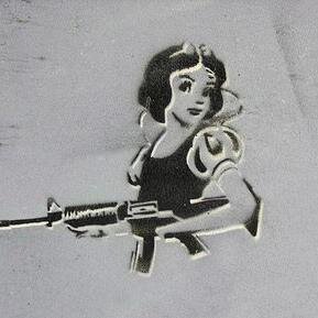 PhD in sociologia del diritto, ricercatrice e criminologa femminista.