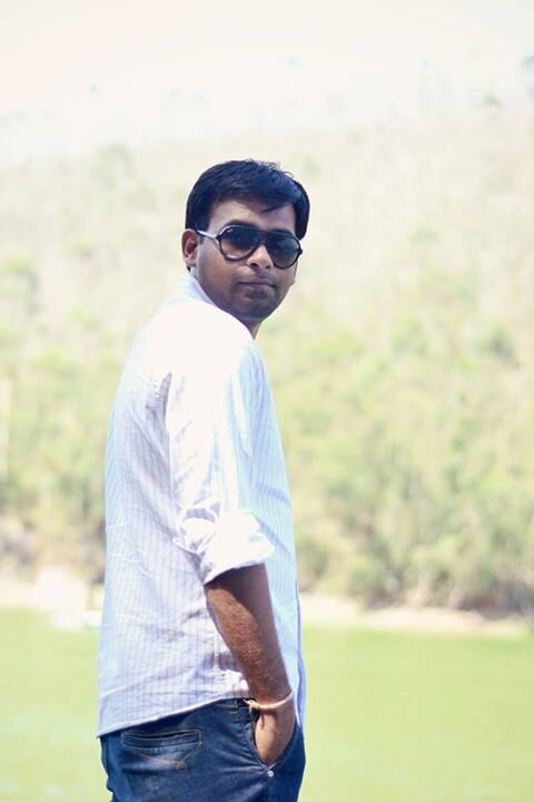 A dreamer , Photographer & professionally an Engineer...