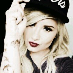 @onedirection and @justinbieber are my idols @ddlovato is my force