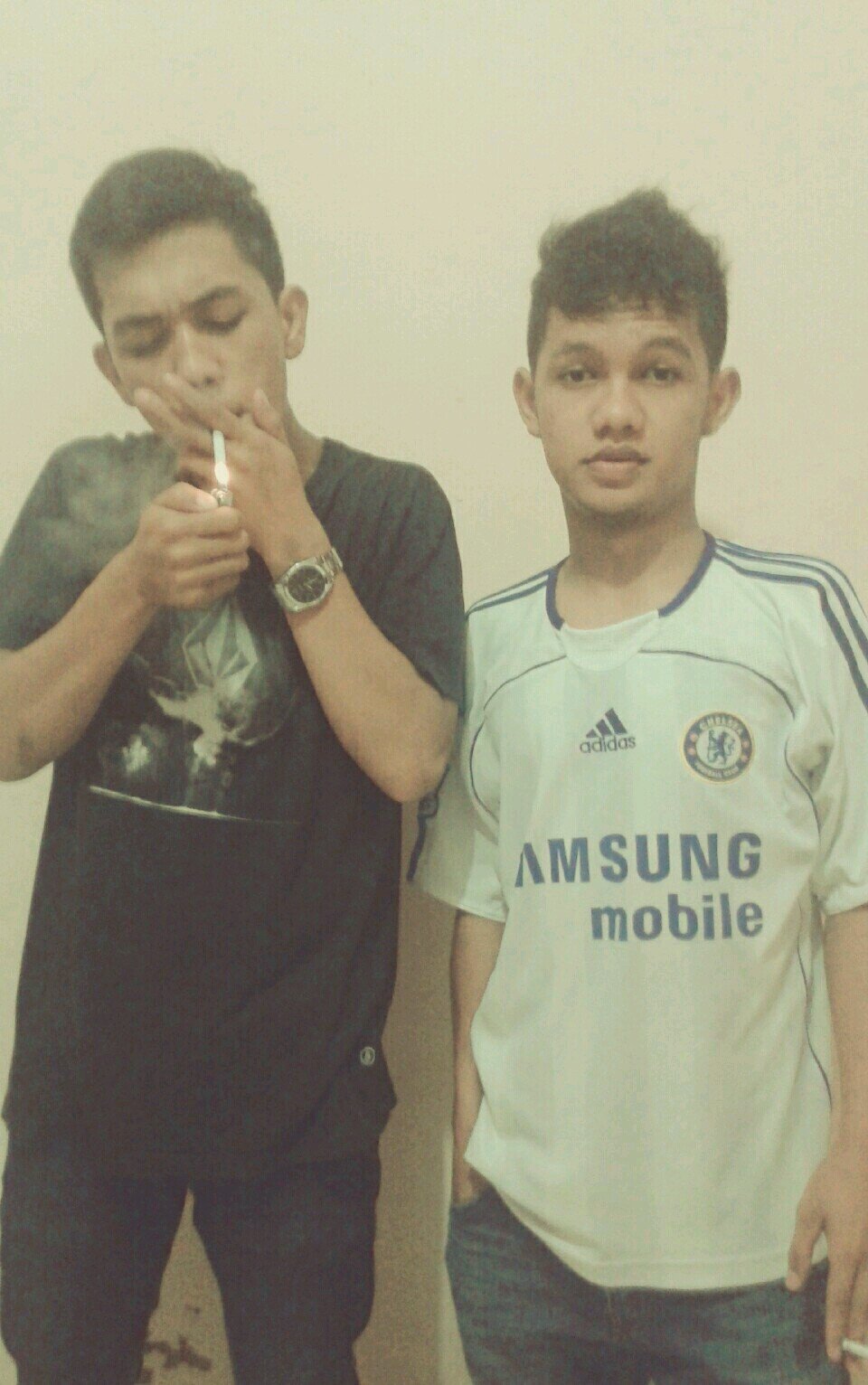 I was born to support chelsea fc . :) Ktbffh