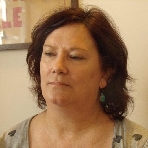 Lindavesinger's profile picture. Wish I could fit my life into 140 characters or less, then it may be a lot less complicated.