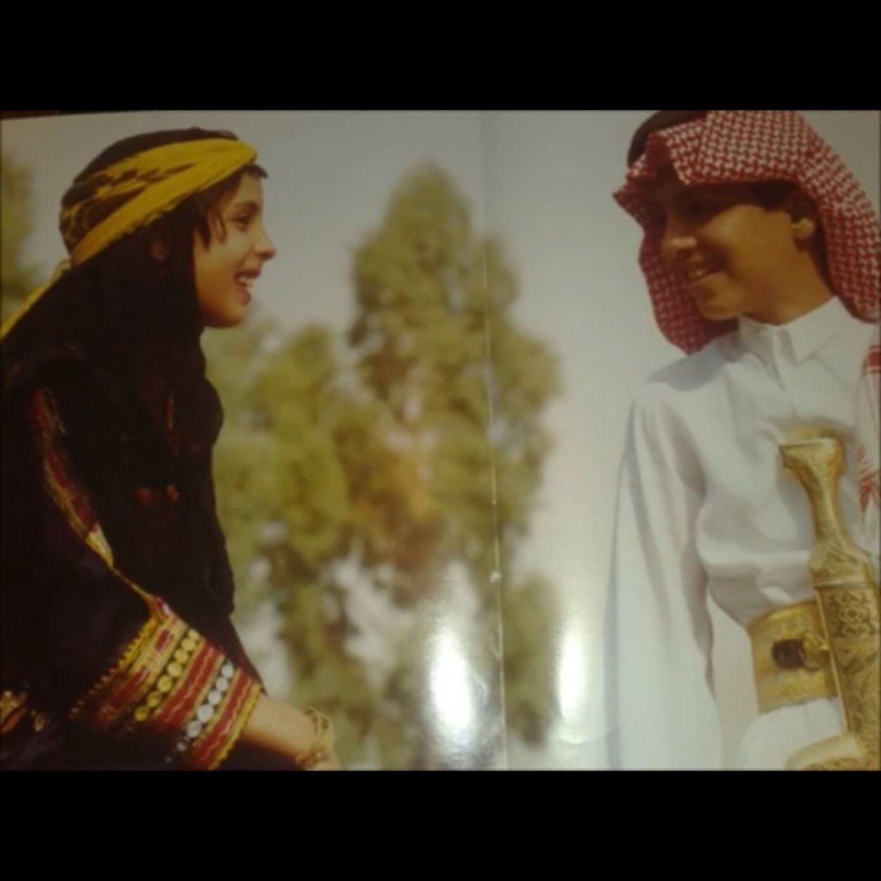 معلم يعشق كل ذرة رمل في وطنه ( حسابي الشخصي )