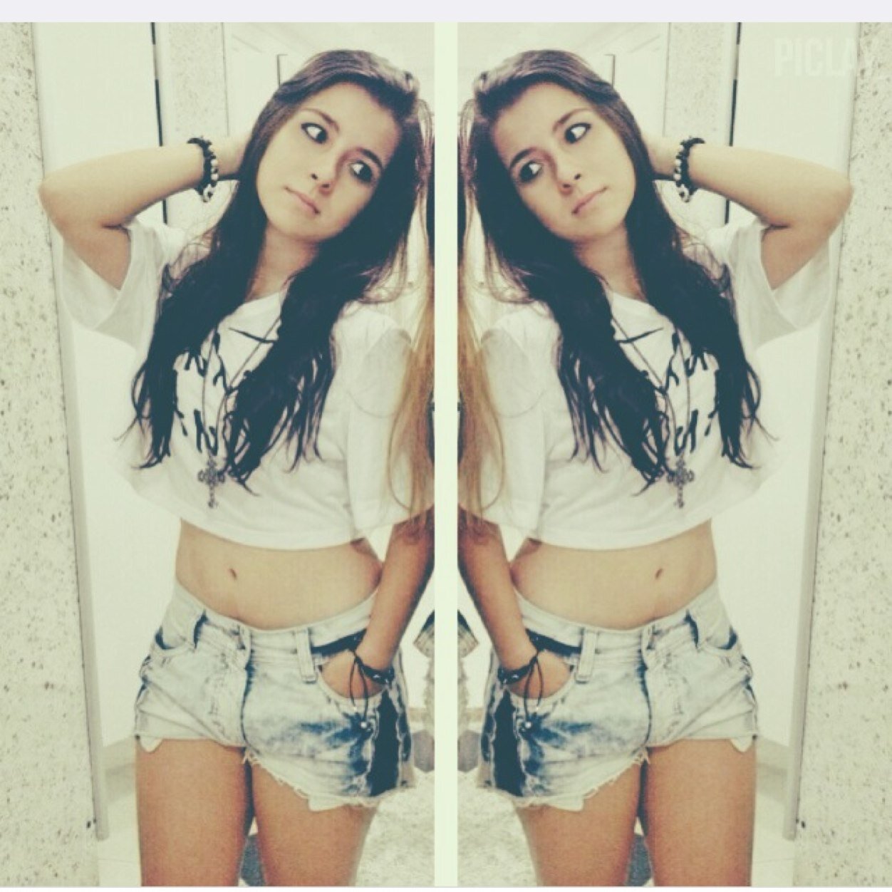 Good Vibes Bitches 

Instagram : @kamillaferreira18 sigo de volta ❤️