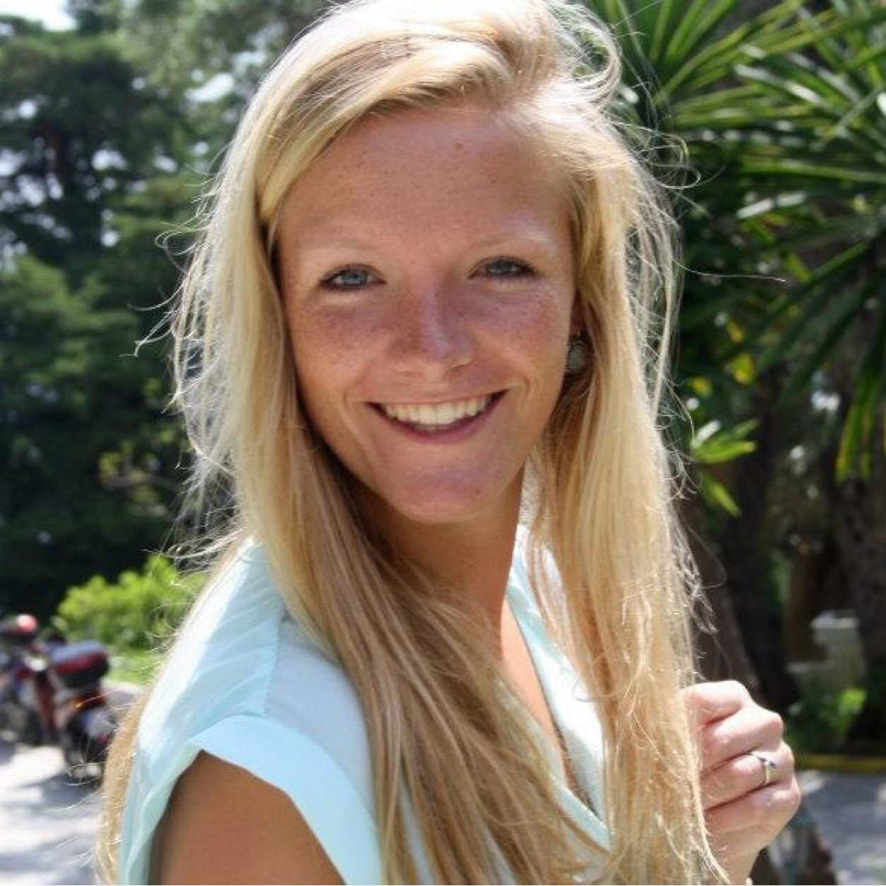 I am an open minded person that likes being challenged, enjoys playing sports and loves to travel.