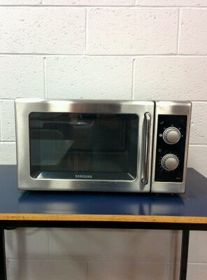 I am the microwave in the canteen of DIT Kevin Street. Enjoy tweets about my warm insides.