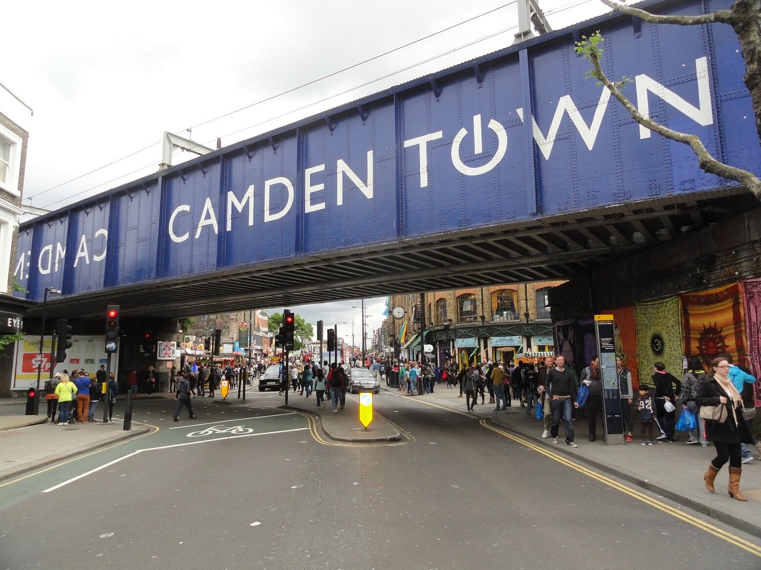 London's famous Tourist destinations; Camden Market - A very unique place due to a large number of markets and independent shops: https://t.co/NLivwzCxTH