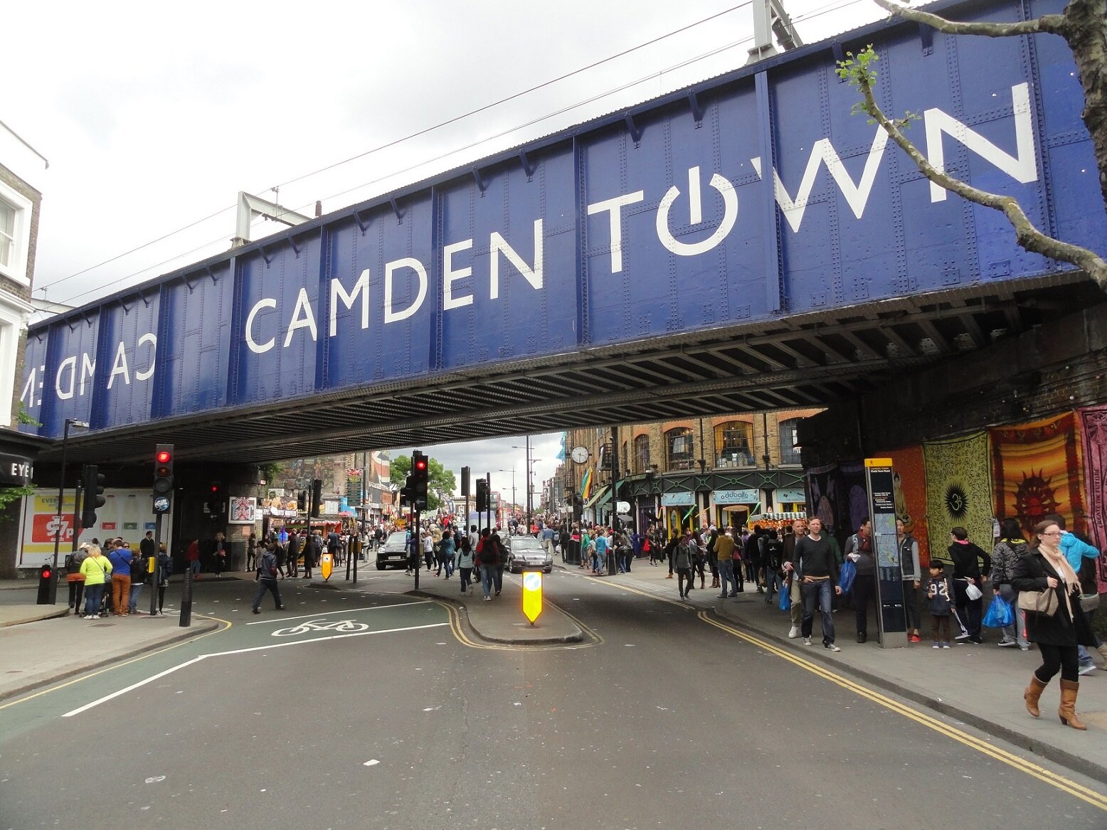 London's famous Tourist destinations; Camden Market - A very unique place due to a large number of market traders and independent shops: https://t.co/xVxlZylr7J