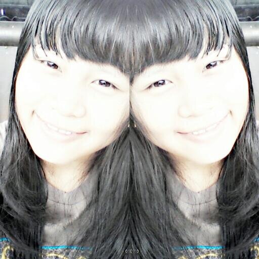 RiikaaDwi's profile picture. X_Social 3 - kelas pojok samping kantin (10.10)