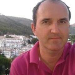 Fanático del futsal, Ingeniero T. Industrial y de Organización, profesor universitario y sobre todo padre y esposo. Me tira el merengue y el verdiblanco más.