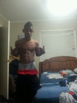 follow me i follow bak ..