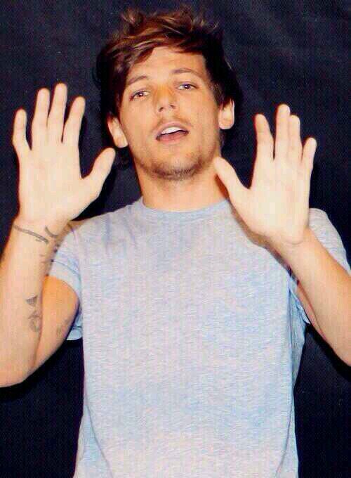 I make videos on youtube I also play football // youtube name is the tommo// vlogs every sunday