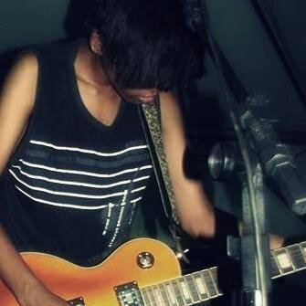Guitarist, Graphic Designer. Contact: yuriaugusto@live.com