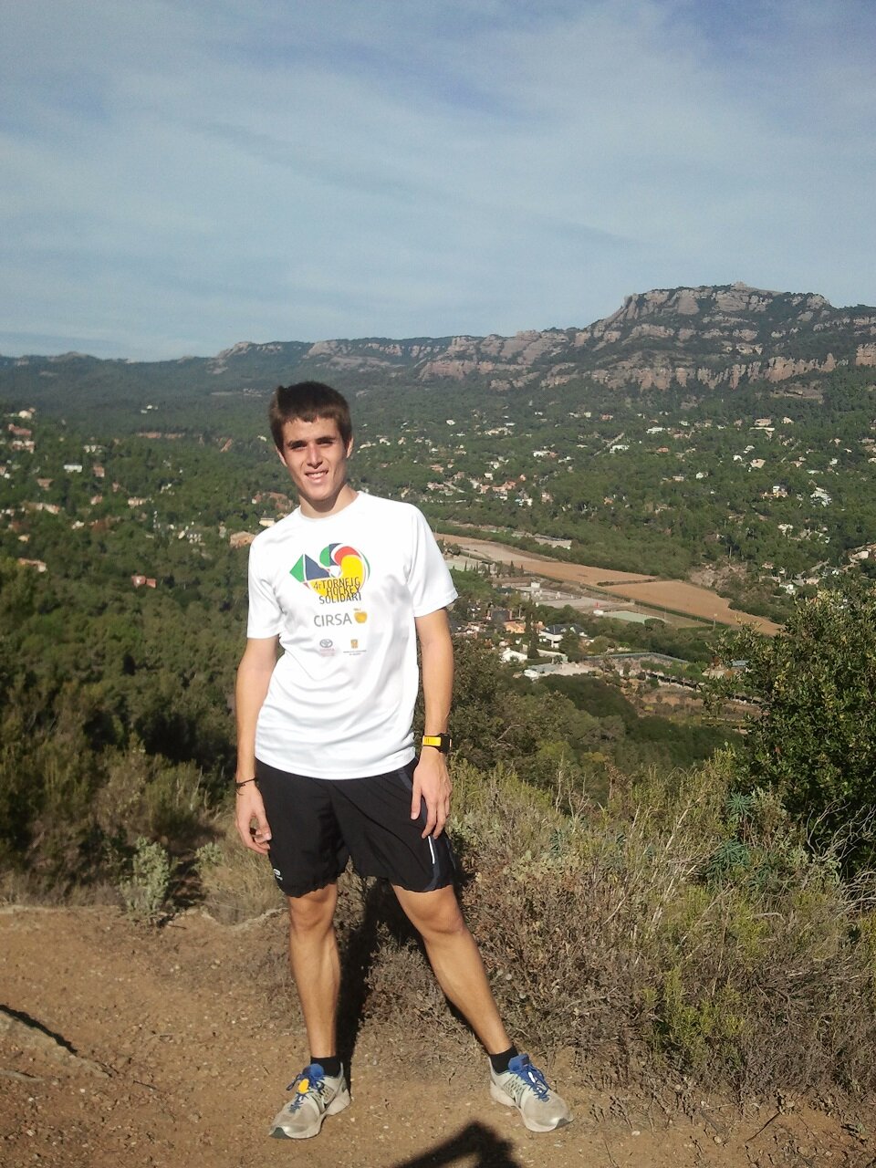 Estudiant d'Enginyeria Industrial (ETSEIAT). Fanatic de l'esport, inclos Running, Tennis i Padel. Treballador al CD Terrassa