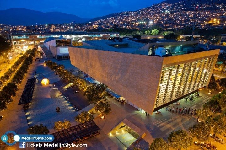 DISEÑOS y CONSTRUCCION V&M Es una compañía familiar presente para servir y ayudar en sus necesidades de diseño y construcción.
