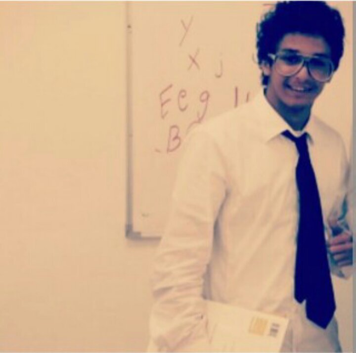 ola I'm Khaled I 22 years old I studying at the College of Excellence and I live in makkah. welcome evryone ♡ BBM : 7A103E34