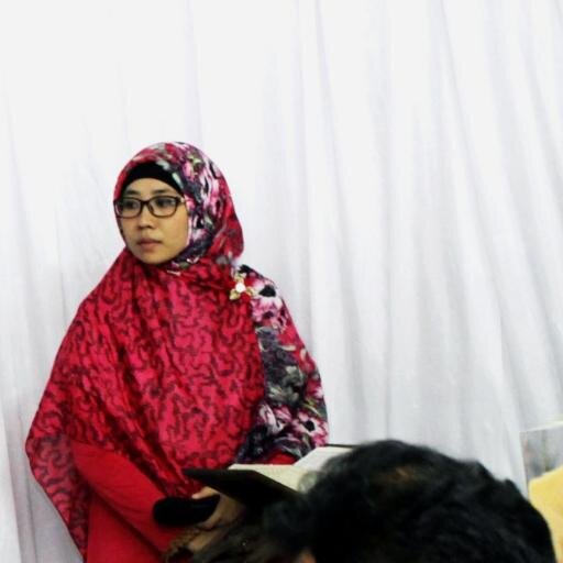 manusiawi itu bernurani dan selalu ingat ilahi,ingin manfaat, bukan hebat namun aib sdg ditutupi alloh #FolBack aq temans :)