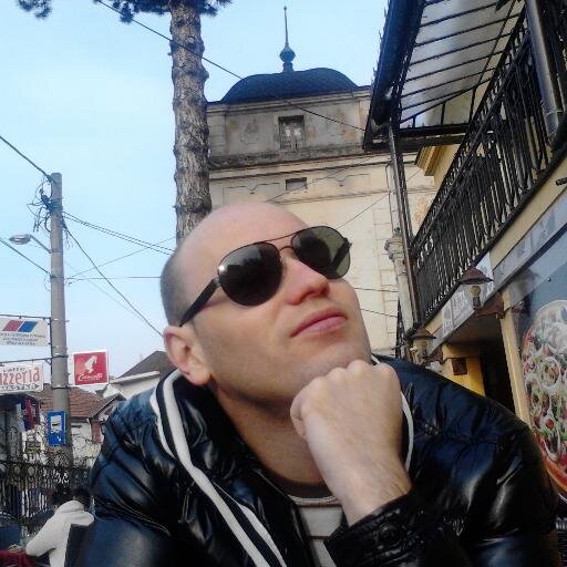 ElDunnyy's profile picture. Dipl. ekonomista ; konobar, sanker... ma sve sto zatreba :) ponosan na svoje sestrice !