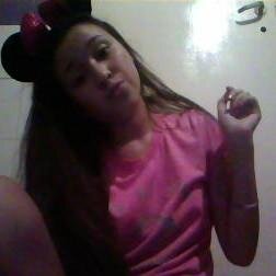 “Deja que tu sonrisa cambie el mundo, pero no dejes que el mundo cambie tu sonrisa” (: