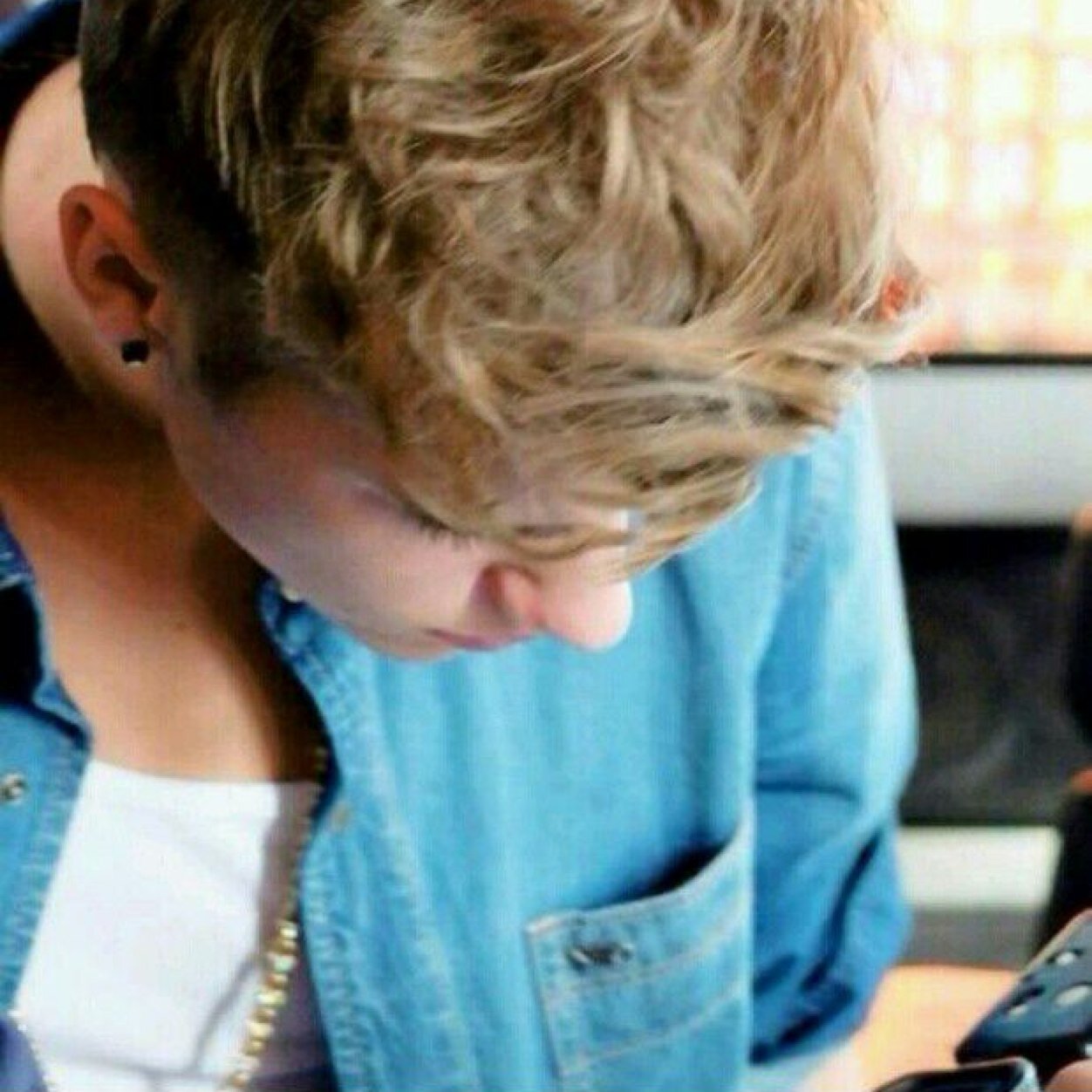 This account is only for gain tweets - @caringforharry