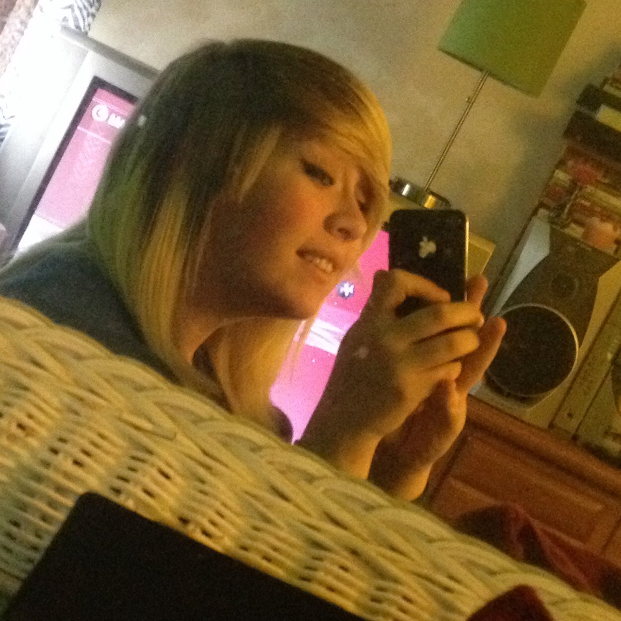 Follow me!:) follow my instagram too @snrocinu_evol_i :D
Subscribe to my youtube- http://t.co/SuBvkzuv2Z 
I promis ill but up more vids...  
Love yahh! :*