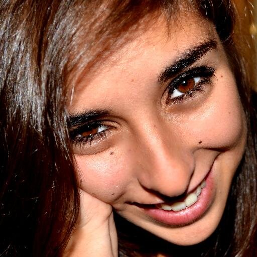 Peace, love, unity & having fun. Me comunico bailando. Estudiante de publicidad y relaciones públicas.