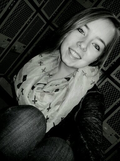 age ; 18 , outta school & single!