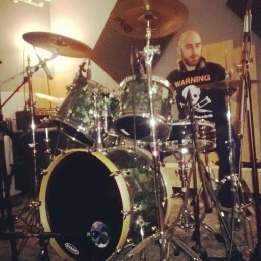 Journalist, pseudo-politician and activist of the Democratic Party, drummer of @thesingerisdead, based in Milan. Love to write, travel and listen to good music.