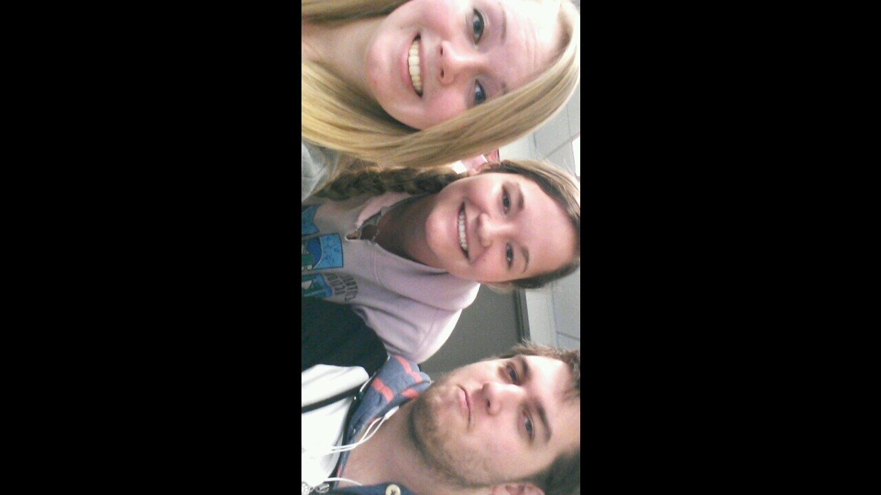 HayshizDizzSwiz's profile picture. Tweeting is fun. Yay. Join. #RMC #teamfollowback