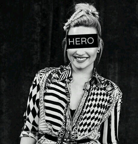 Soy @Lia_Overbrook o mejor dicho, era. Estoy saliendo de la anorexia, depresión, ansiedad, autolesiones... ♡ Sois fuertes todas ♡