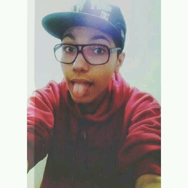 vocalista na empresa racionais mc's -                                                                   instagram: @channeves - contato para shows: 0117070-7070