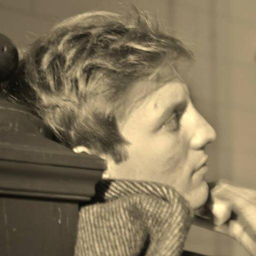 Voicelessone_'s profile picture. Paranormal. No sé que edad tengo ni de donde vengo, solo sé que me metí en el cuerpo de un joven mudo. «Sometimes the silence is the worst lie.»