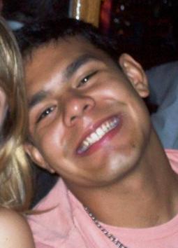Estudante de Medicina , nascido em Porto Velho, comunicativo,alegre e, confiavel=)
