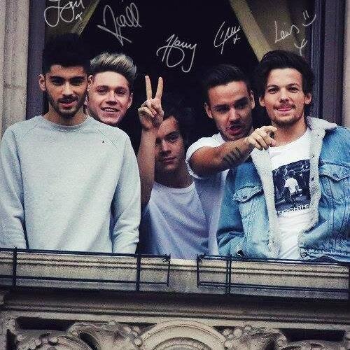 go follow @_thatniall