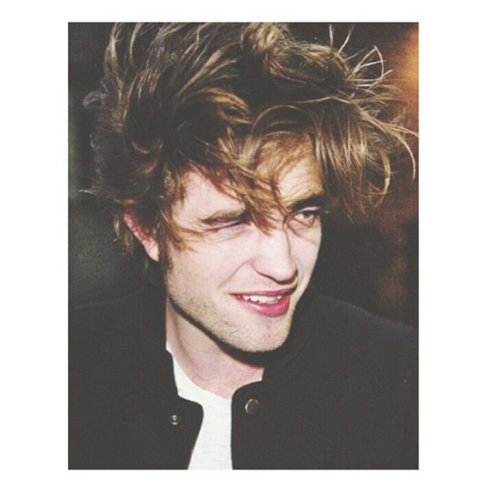 Robstener and twilighter until my heart stops beating♥. Shadowhunter.