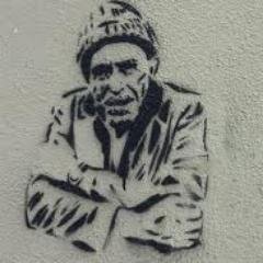 Rapeando, en prosa o en verso, no paro de escribir letras puercas. 1993 #CharlesBukowski #PoetaMaldito