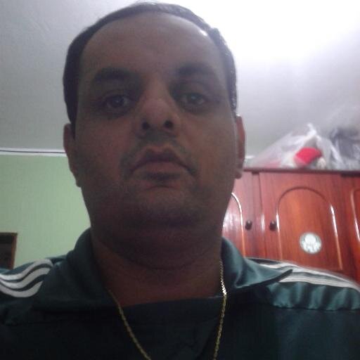 tenho 1,83 e peso 126 kg,sou moreno,simpático, gosto de sair ;cinema quase qualquer lugar