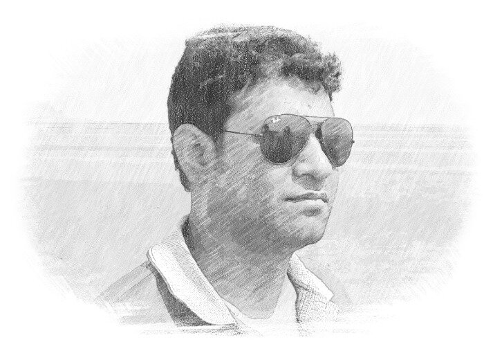 Live now, life is short, time is luck......
বৃষ্টি ছিল সেদিনও ভীষণ
দু'জনে একই ছাতার তলে
সবই শুকনো তবুও সেদিন
ভিজলো কবি ভেজা ওড়নার জলে।