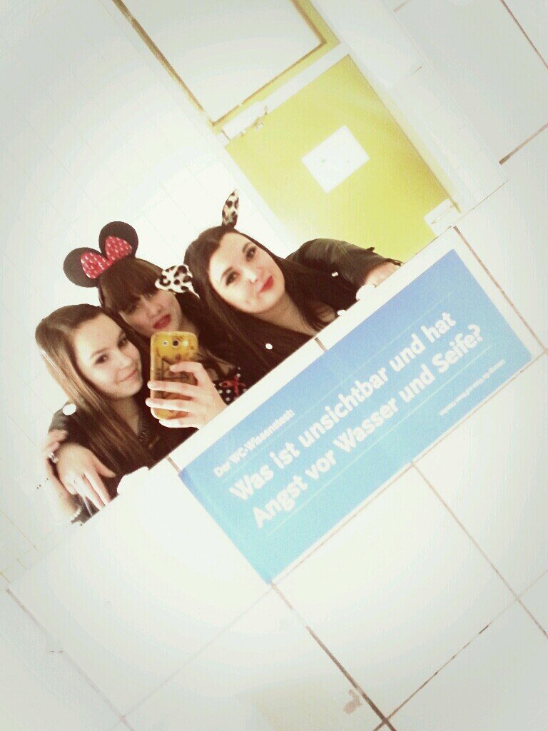 MarilynMonroe96's profile picture. Ashley