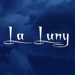 A La Luny Lingerie está localizada no Sul de Minas, na cidade de Monte Belo, atuando na produção e vendas de lingeries no atacado e varejo.