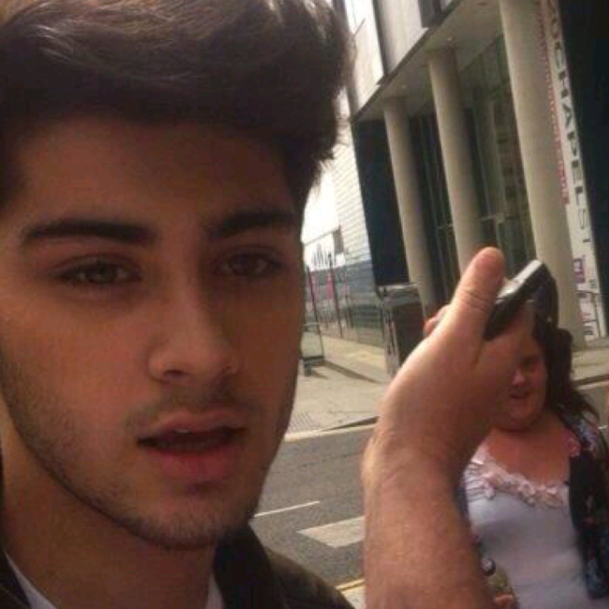 u just got a follow from @zaynjm69 pls follow me back there