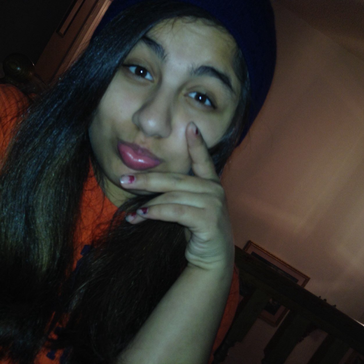 Skater
I Love music
Soccer 
I follow back