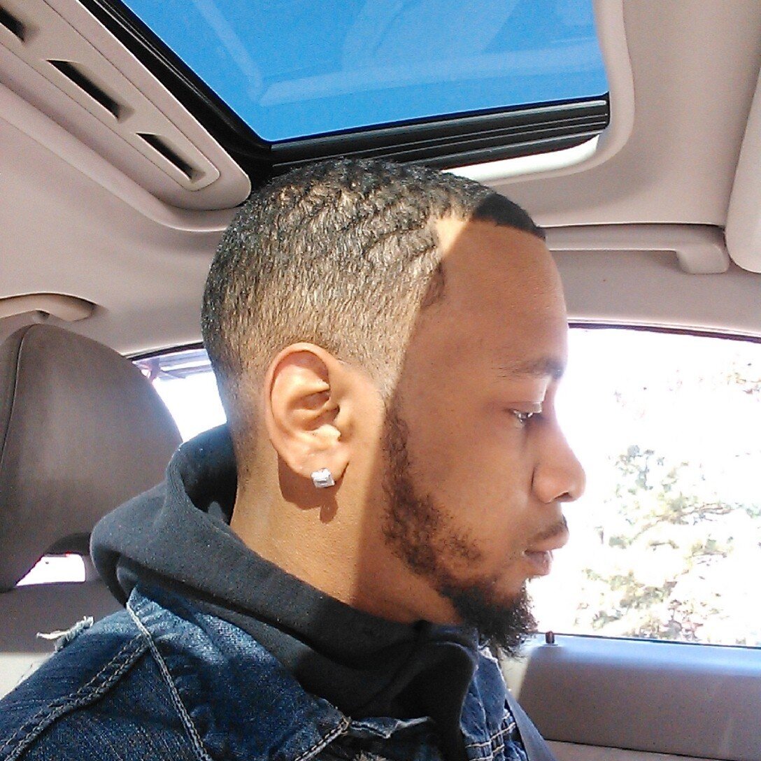 kiss_the_poet's profile picture. IG: @Kiss_The_Poet