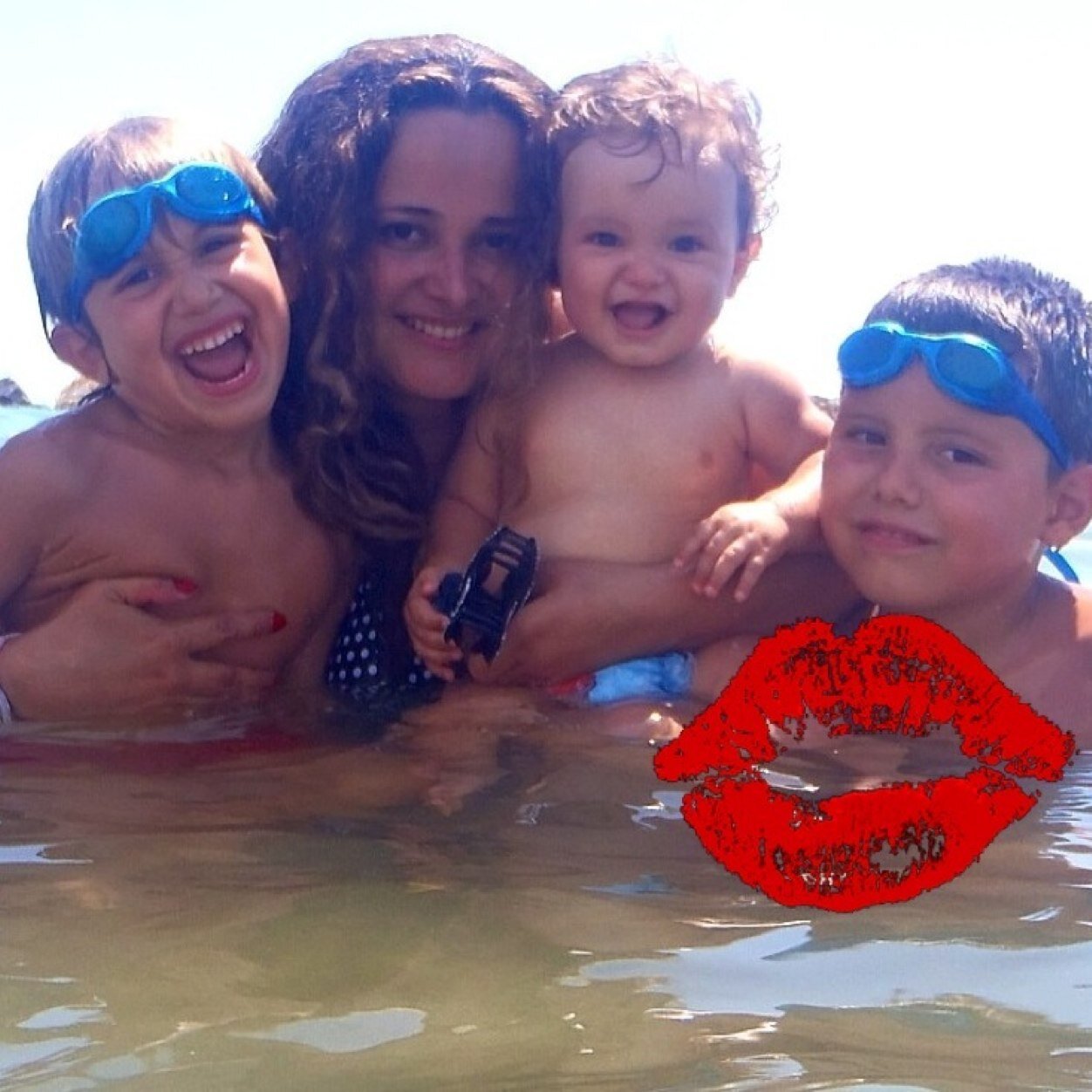 AmO A MiS ChIKoS... La Vida Es Un Reto; Vívela, Siente, Ama, Ríe, LLora, Juega, Gana, Pierde, Tropieza, Pero Siempre Levántate y Sigue ” ;) ♥