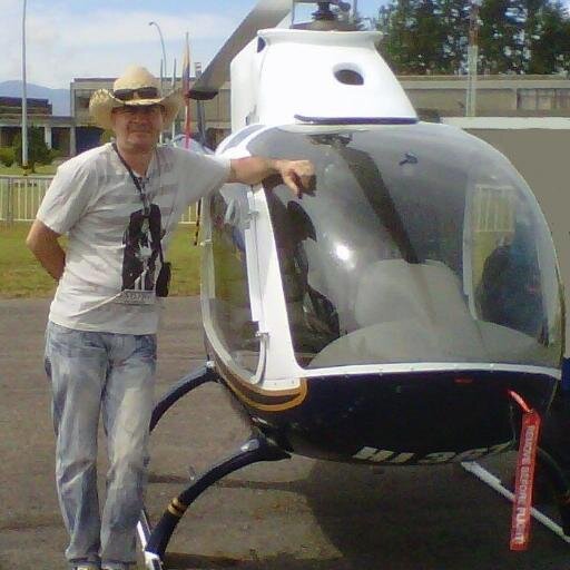 Emissis's profile picture. 