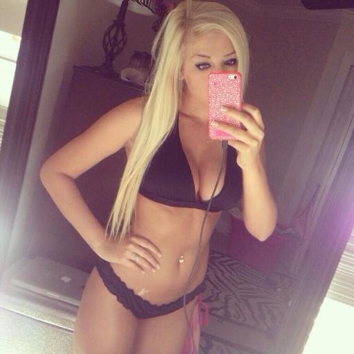 elenabrookke's profile picture. instagram - elenabrooke // florida