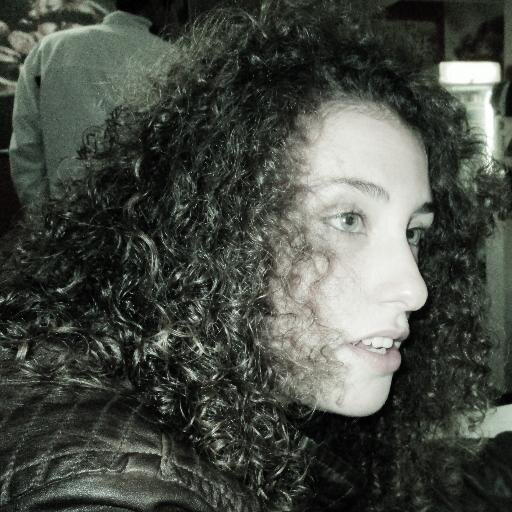 Estudante Ciências da Comunicação e bastarda de coração. Sou apenas mais uma no Twitter.
