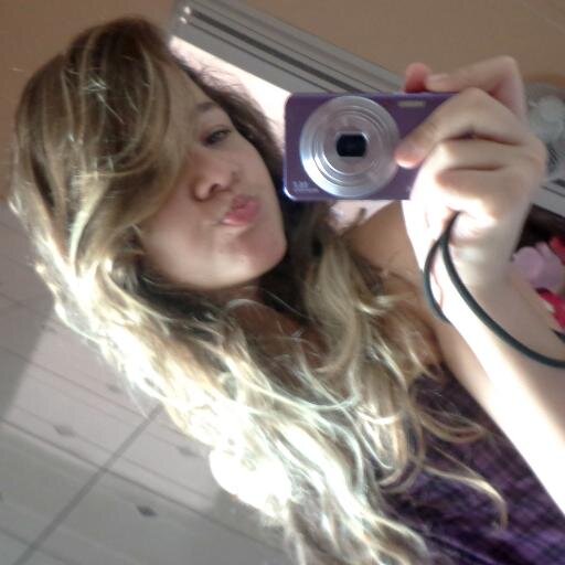 Amo pizza, skate, sou cristã. Sou uma #Samurai assumida #SamAlves #MeuPríncipe
