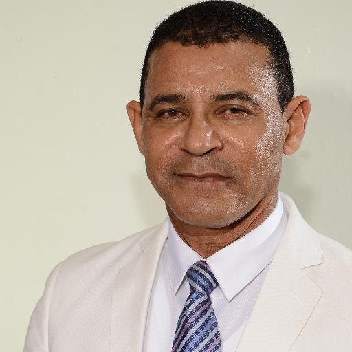 Periodista, especialista en Comunicación Institucional; Director de la revista País Dominicano Temático y los periódicos El País Dominicano y Énfasis Político