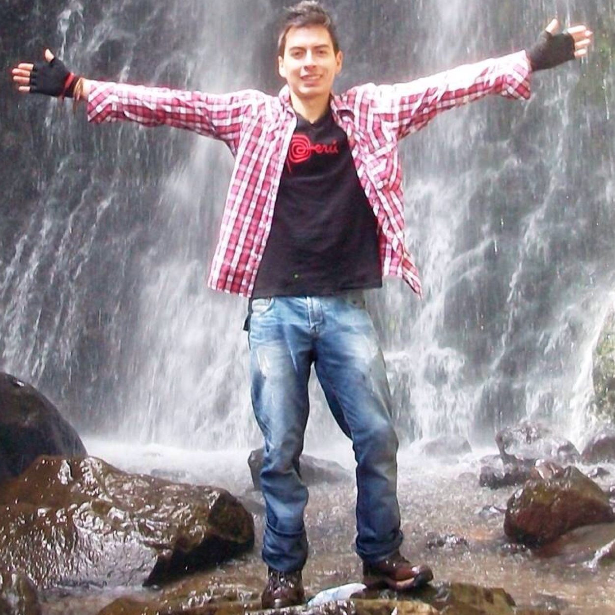 Mattnarvaez14's profile picture. 