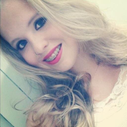 Bonito mesmo é essa coisa da vida: Um dia, quando menos se espera, a gente se supera e chega mais perto de ser quem na verdade a gente é.
